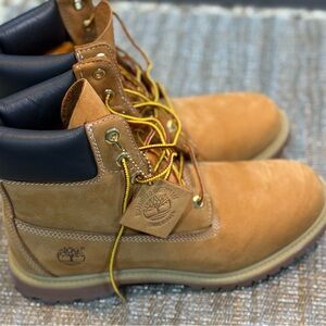 Timberland Classic Brown Boots with Black Collar
